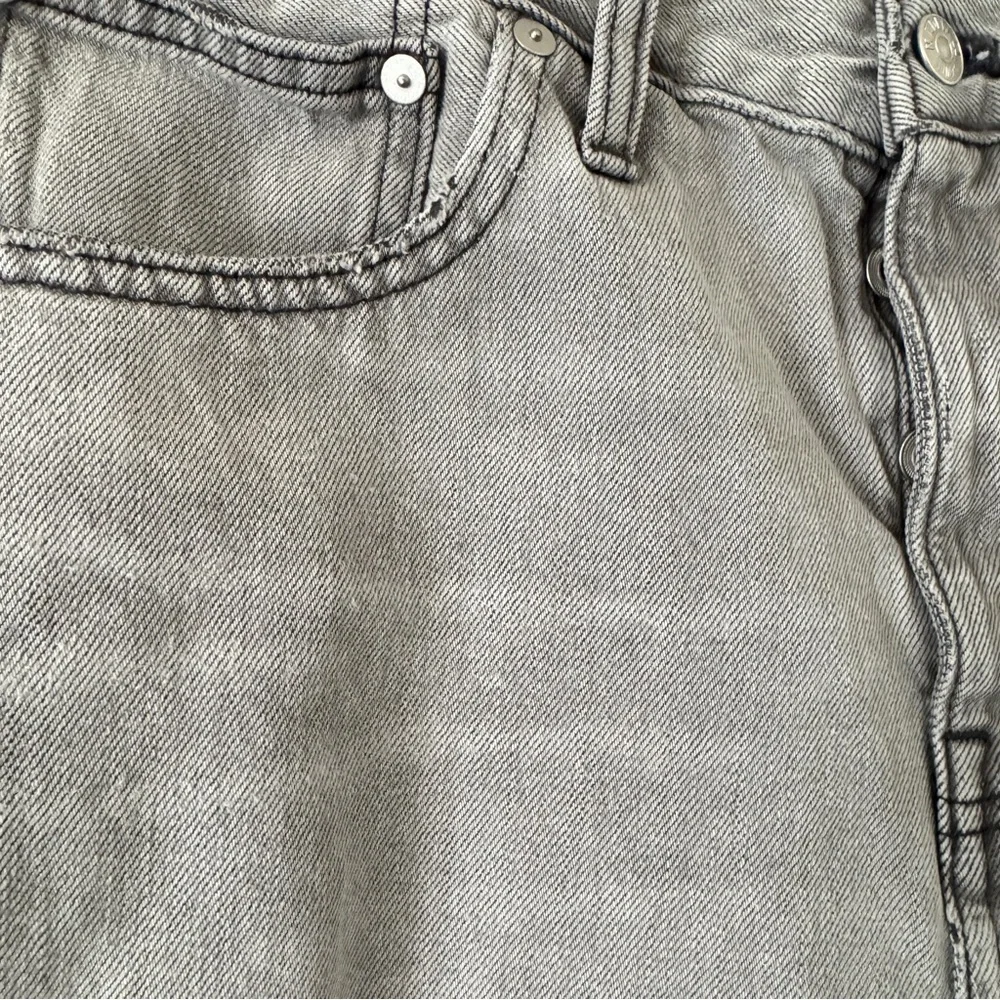 Madewell Relaxed High Rise Denim Shorts in Bienville Wash Size 29 - Picture 4 of 8